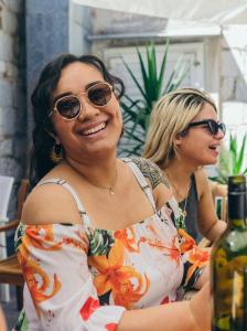 Hosté ubytování Booze & Snooze Social Hostel + 29 fotografií