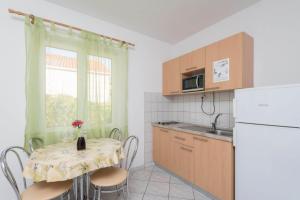 Fotografie z fotogalerie ubytování Apartment in Orebic with balcony, air conditioning, WiFi, dishwasher (4934-5) v destinaci Orebić