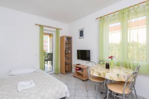 Fotografie z fotogalerie ubytování Apartment in Orebic with balcony, air conditioning, WiFi, dishwasher (4934-5) v destinaci Orebić