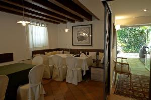 A seating area at Mulino dell'Abbazia Country Resort