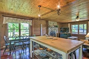 Gallery image of Lakefront Waterloo Cabin with Dock, Kayaks and Grill! in Waterloo