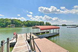 Gallery image of Waterfront Home with Private Beach on Lake Norman! in Mooresville