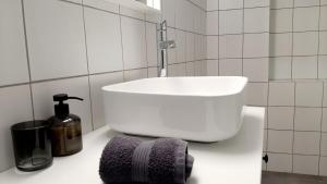Kúpeľňa v ubytovaní Habitat Nafplio bnb - Open space studio