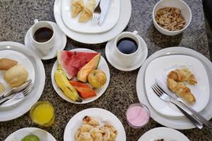 Opções de café da manhã disponíveis para hóspedes em Hotel Parque das Fontes