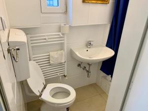 Łazienka w obiekcie Raisa Apartments Lerchenfelder Gürtel 30