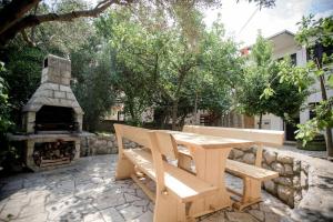 Fotografia z galérie ubytovania Apartment in Cres with sea view, balcony, air conditioning, Wi-Fi (4249-1) v Cresi