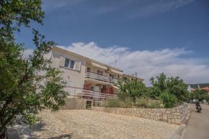 Fotografia z galérie ubytovania Apartment in Cres with sea view, balcony, air conditioning, Wi-Fi (4249-1) v Cresi