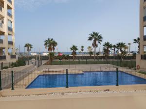 Basen w obiekcie MAR & SAL Roquetas de Mar playa de las Salinas lub w pobliżu