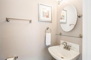 Koupelna v ubytování Duck Key Retreat Villa #5105 + 13 fotografií