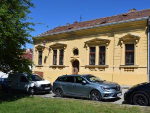 Budova, v ktorej sa apartmán nachádza