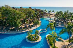 Bazén v ubytování Iberostar Waves Tucan - All Inclusive nebo v jeho okolí