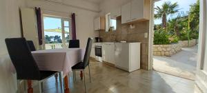 Gallery image of Apartments & rooms Mila in Banjol