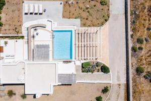 Bazén v ubytovaní Villa Aegean Blue by LLB Villas - Beach in 500m. alebo v jeho blízkosti
