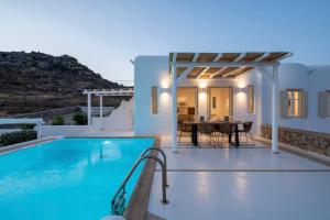Bazén v ubytovaní Villa Aegean Blue by LLB Villas - Beach in 500m. alebo v jeho blízkosti