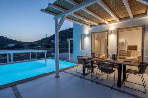 Bazén v ubytovaní Villa Aegean Blue by LLB Villas - Beach in 500m. alebo v jeho blízkosti