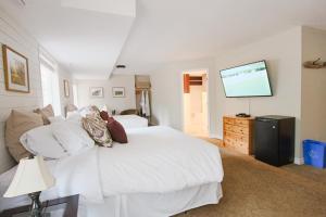Gallery image of The Inn at the Ninth Hole Bed & Breakfast in Salmon Arm