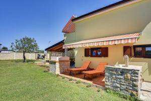 Gallery image of Holiday Home Sandi in Pula
