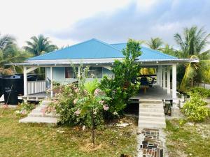 Zahrada ubytování LE FARE BLEU Tiputa Rangiroa
