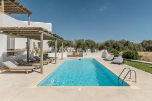 Sea & Olives Suites Hotel and Villas内部或周边的泳池