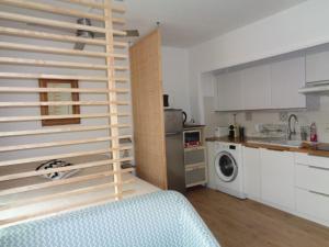 Een keuken of kitchenette bij sun beach