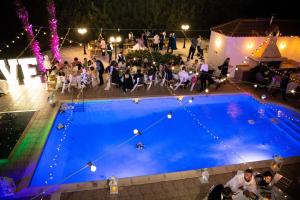 Bazén v ubytování Larnaca Mansion Ideal for 3 Families or more nebo v jeho okolí + 37 fotografií