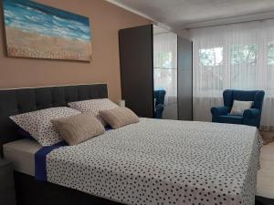 Ένα ή περισσότερα κρεβάτια σε δωμάτιο στο Apartment Hana with a private Pool +22 φωτογραφίες