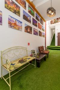 Brasov Holiday Residence tesisinde bir oturma alanı