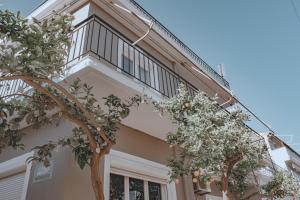 Afbeelding uit fotogalerij van Modern apartment 1 minute from Remataki beach in Samos