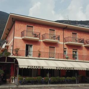 Budova, v ktorej sa hotel nachádza