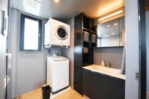 Η κουζίνα ή μικρή κουζίνα στο STAY KARATEL +42 φωτογραφίες