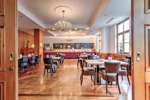 Restaurace v ubytování Zur Post Kümmersbruck Hotel & Tiny Houses