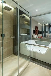 Koupelna v ubytování Hotel Ženeva Lux
