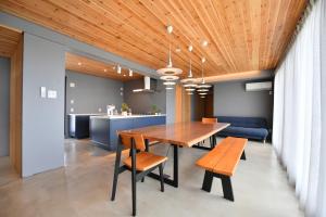 Χώρος καθιστικού στο STAY KARATEL