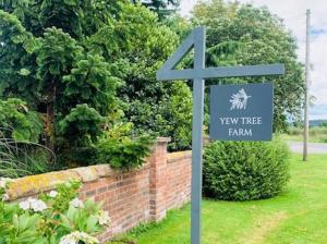 Gallery image of The Cottage, Yew Tree Farm Holidays, Tattenhall, Chester in Tattenhall