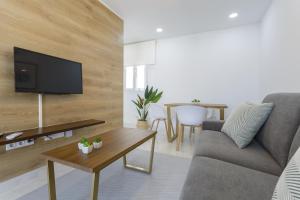 O zonă de relaxare la Apartamentos La BRUJULA by CadizRentals