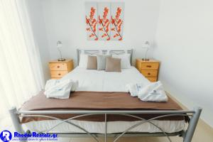 Posteľ alebo postele v izbe v ubytovaní Gennadi Dreams Holiday Villa