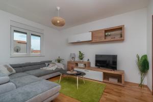 Fotografia z galérie ubytovania Modern apt w terrace 2 min walk to the beach v Trogiri