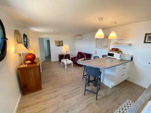 Et opholdsområde på T2 standing 800m de la plage de St Clair + 12 billeder