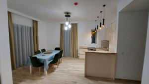 苏托莫雷Hotel Kaligrosh的相册照片