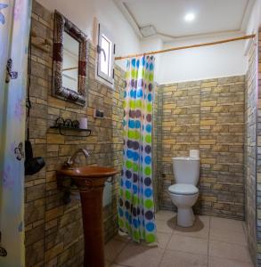 A bathroom at Auberge oued dades