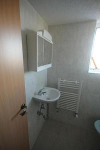 
Łazienka w obiekcie Biberach-Riss-Zimmer-frei, Monteurszimmer
