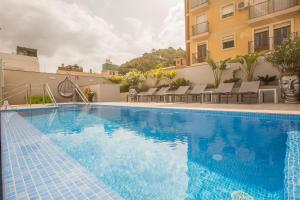 Bazén v ubytovaní Hotel Brö-Adults Recommended alebo v jeho blízkosti