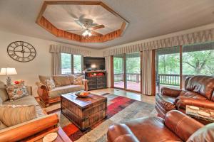 6-Acre Rogers Retreat with Ramps on Beaver Lake!