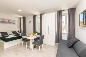 Posezení v ubytování Apartments and Rooms Adriatic Suites