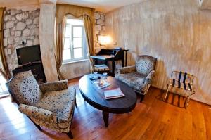 Ruang duduk di Boutique Hotel Astoria