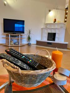 TV in/ali zabaviščno središče v nastanitvi Apartma Bernard