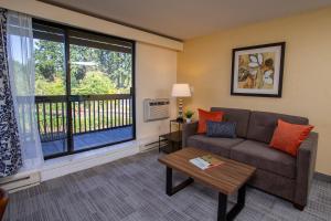 Afbeelding uit fotogalerij van Lakeshore Inn in Lake Oswego