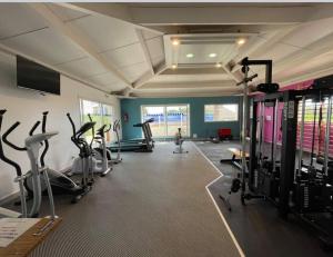 Fitness centrum a/nebo fitness zařízení v ubytování Mobile Homes Sous le Soleil