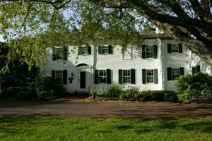 Gallery image of Captain's House Inn in Chatham