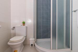 Koupelna v ubytování Apartmani Maya